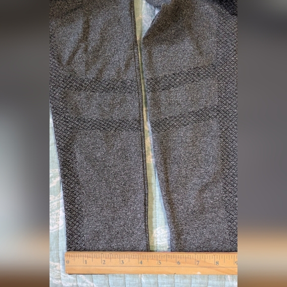 Gray Athletic Tank and Leggings Set. Size M? - Picture 3 of 10
